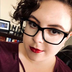 Meet your Posher, Haylee